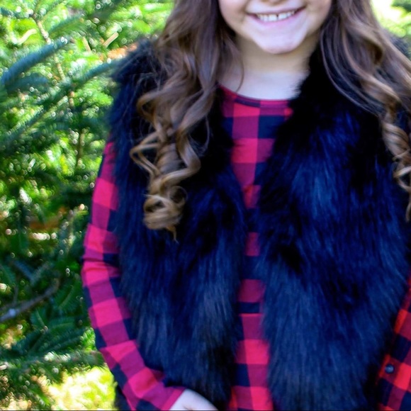 COPY - NWT! Girls Black Faux Fur Vest - Picture 5 of 5